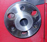 Chuck locking plate in open and closed positions