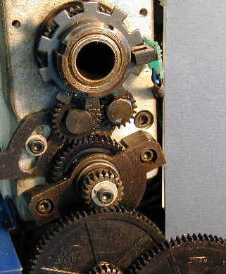 gears02.jpg (163358 bytes)